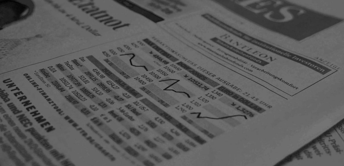 Stocks Start Week Mixed; Euro Edges Up Amid Talks